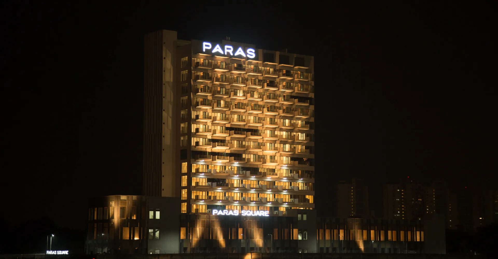 Paras Square Gallery Image